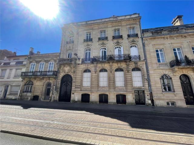 Vente bureaux Bordeaux Proche tramway ligne D et services