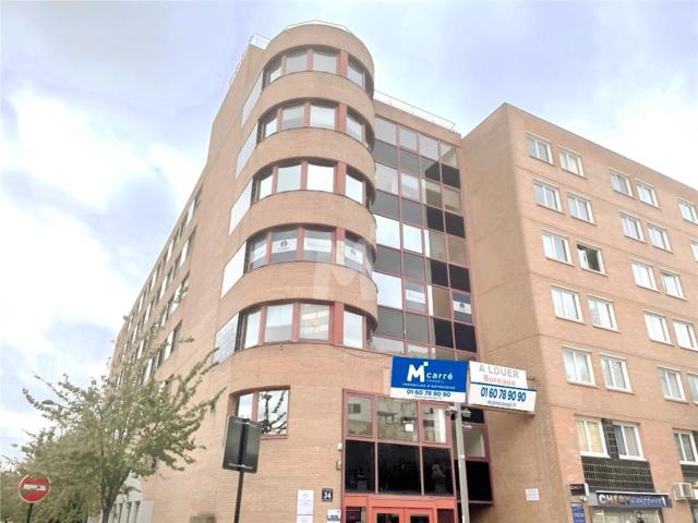 Vente bureaux Évry Face à la gare et toutes commodités