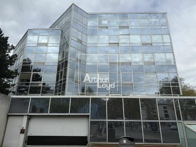 Vente bureaux Évry Proche tribunal, RER D et A6