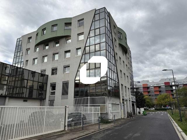 Vente bureaux Grenoble Proximité bus, tramway, route et autoroute