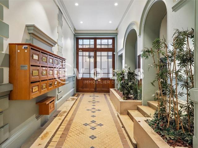 Vente bureaux Lyon 6 avec jardin privatif et parkings