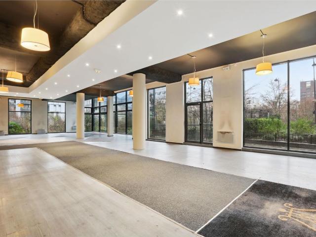 Vente bureaux Paris 13 BNF Métro, RER et bus à proximité