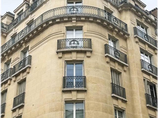 Vente bureaux Paris 7 Rue de l'Université, proche RER Pont de l'Alma