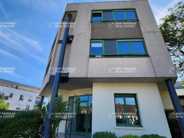 Vente bureaux Pontault Combault Parkings extérieurs