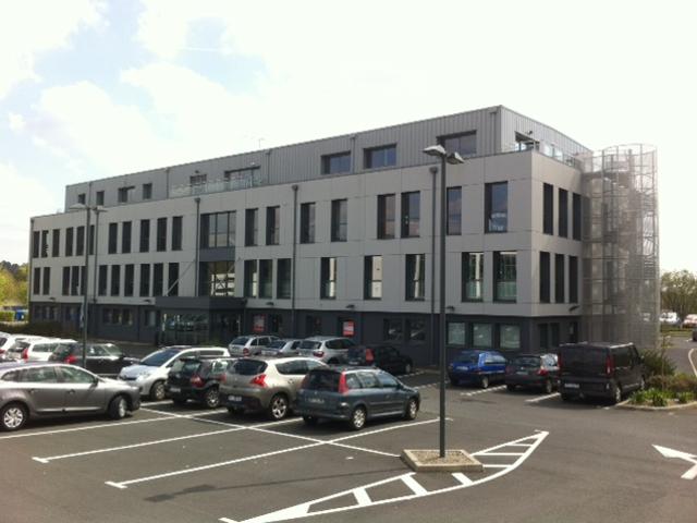Vente bureaux Quimper 6 places de parking privatives