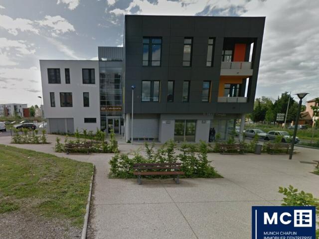 Vente bureaux Strasbourg Cronenbourg, proche gare, autoroute A35 et bus