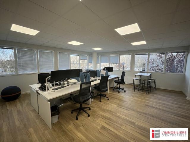 Vente bureaux Saint Malo Proche bus lignes 2,4,7