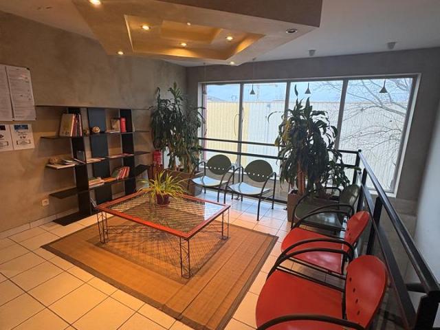 Vente bureaux Saint Genis Laval proche métro et transports
