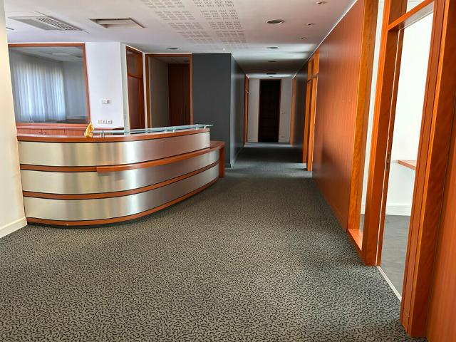 Vente bureaux Saint Louis centre ville Proche parking public