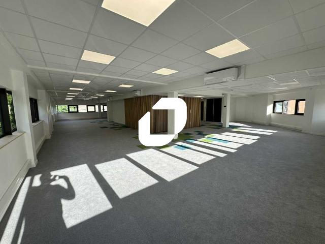 Vente bureaux Seyssins Proche tram, rocade et autoroute