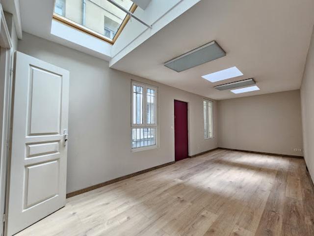 Vente Bureaux 0 pièces 134 m2 Paris 11ème