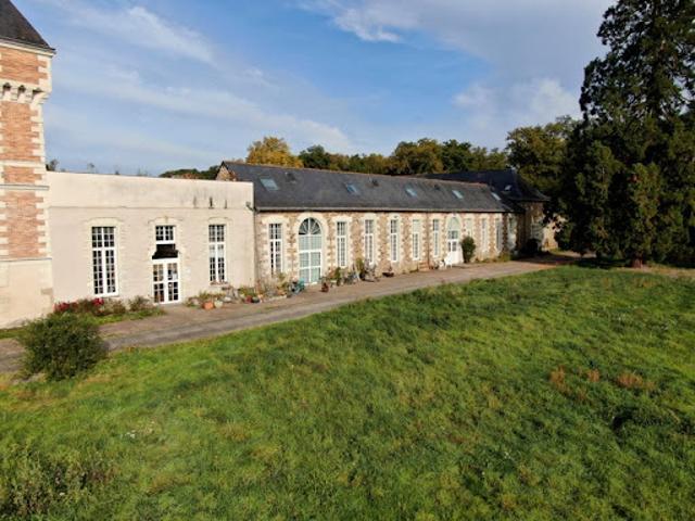 Vente Bureaux 14 pièces 566 m2 Le Cellier