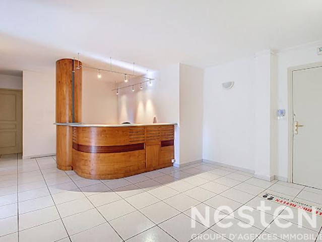 Vente Bureaux 14 pièces 93.08 m2 Draguignan
