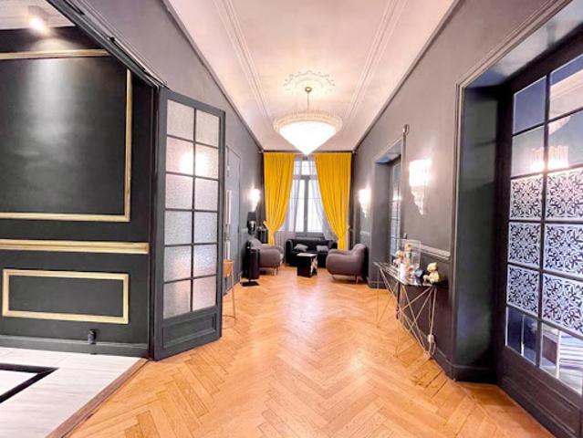 Vente Bureaux 15 pièces 323 m2 Marseille 8ème