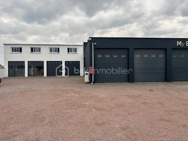 Vente Bureaux 19 pièces 750 m2 Niort