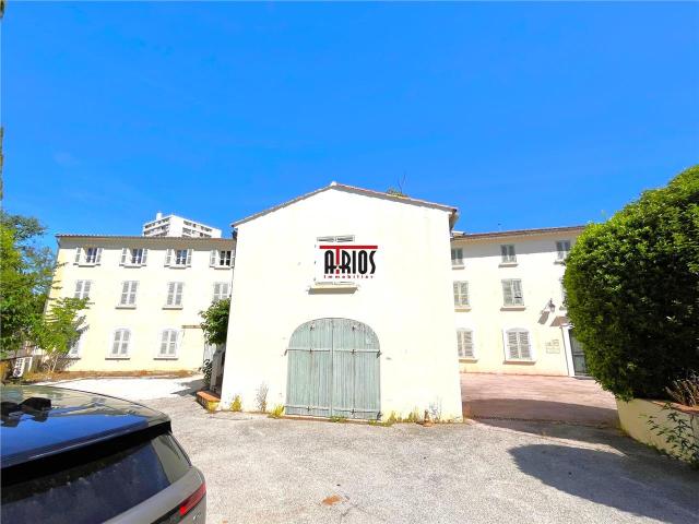 Vente bureaux 1000 m² Toulon Sainte Musse Proche autoroute