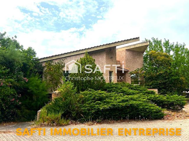 Vente Bureaux 10 pièces 700 m2 Besse sur Issole