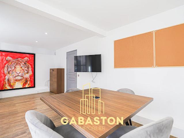 Vente Bureaux 12 pièces 422.61 m2 Marseille 8ème
