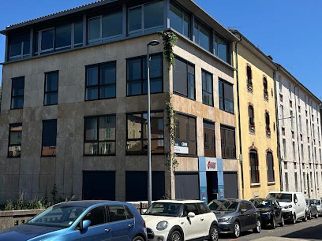 Vente Bureaux 1 pièce 106 m2 Macon