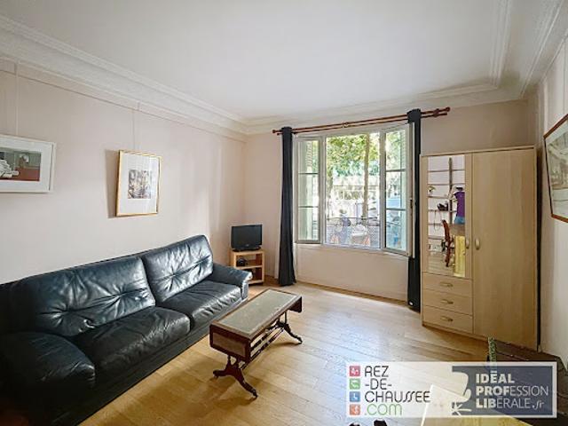 Vente Bureaux 1 pièce 31.52 m2 Paris 18ème