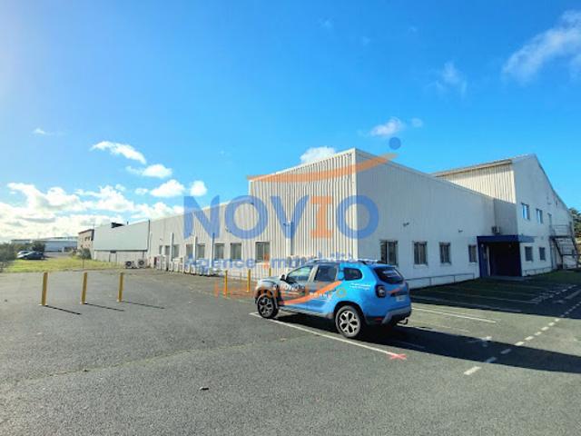Vente Bureaux 2130 m2 Jaunay Clan
