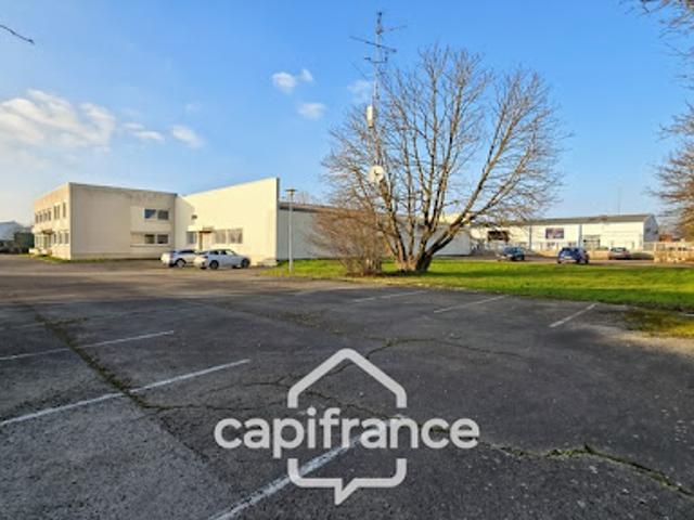 Vente Bureaux 23 pièces 2009 m2 Crissey