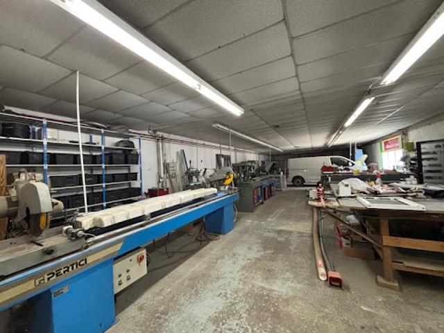 Vente Bureaux 2 pièces 200 m2 Bourges