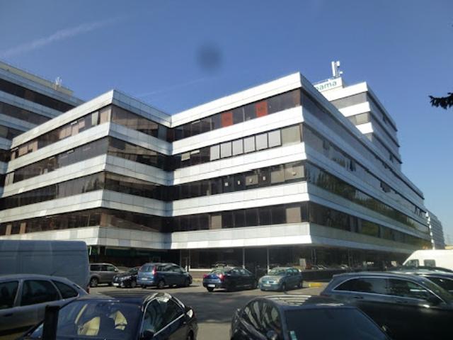 Vente Bureaux 32 pièces 600 m2 Cergy