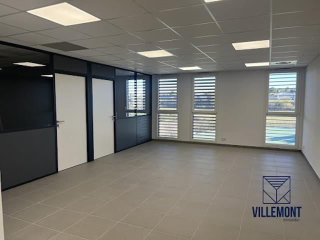 Vente Bureaux 3 pièces 64 m2 Saint jean de vedas
