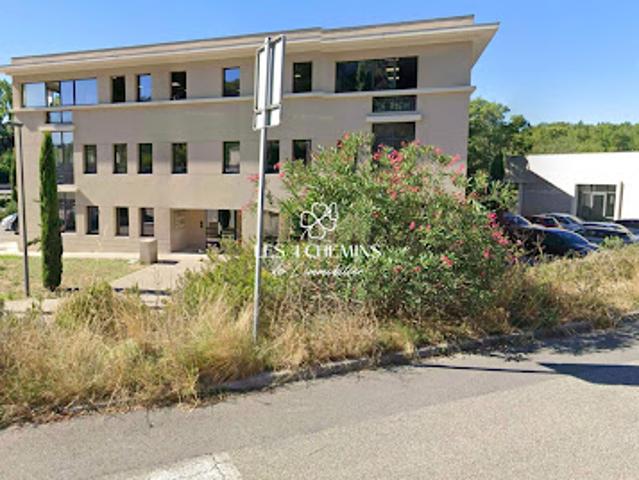 Vente Bureaux 4 pièces 113 m2 Châteauneuf le Rouge