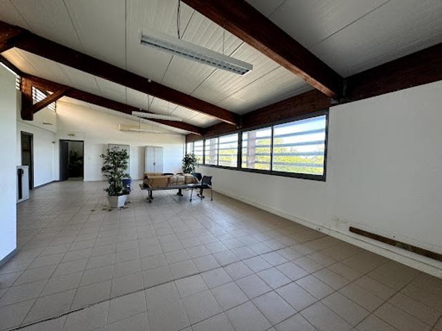 Vente Bureaux 5 pièces 162.72 m2 Capesterre Belle Eau
