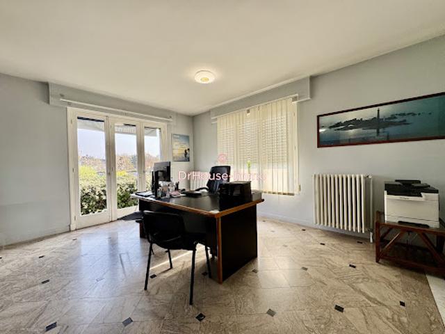 Vente Bureaux 6 pièces 192 m2 Compiegne