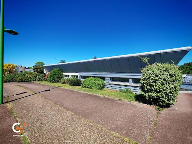 Vente Bureaux 7 pièces 250 m2 Saint Etienne du Rouvray