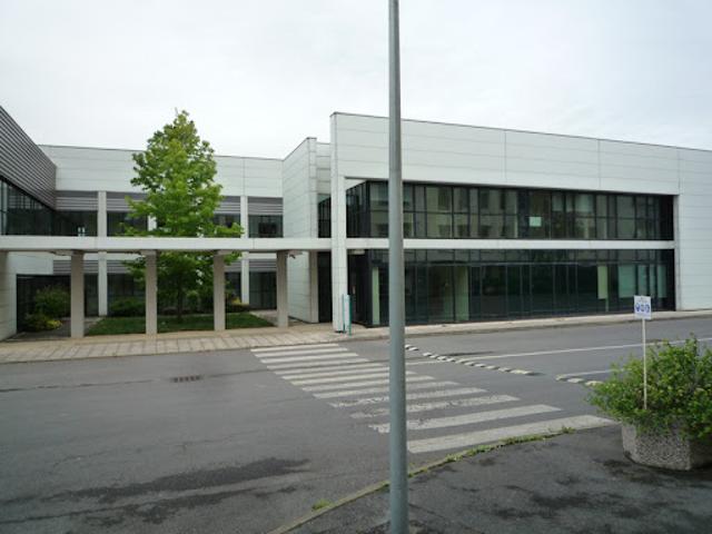 Vente Bureaux 90 pièces 2412 m2 Chierry