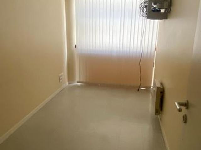 VENTE BUREAU 215M2 LIBRE NIORT QUARTIER MARCEL PAUL