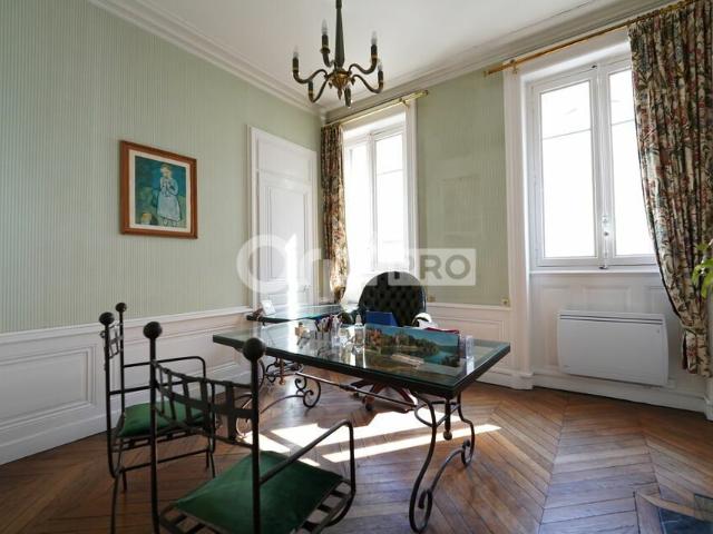 Vente bureau Lyon 6 Proche transports et commerces