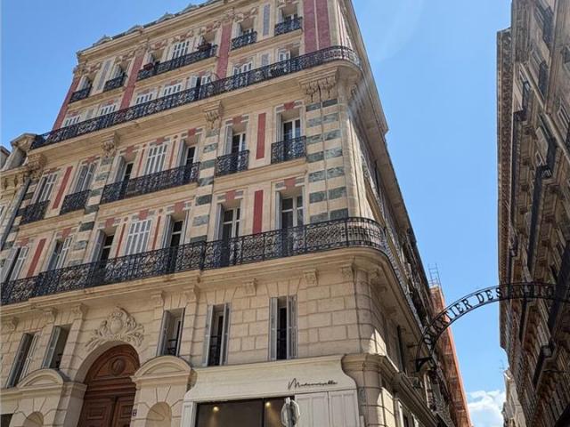 Vente bureau Marseille 6 Proche métro M1 M2 et tram T3