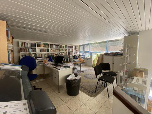 Vente bureau Saint Denis Métro Basilique M13 et tram