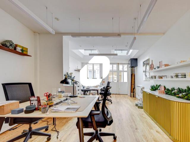 Vente bureau Paris 8 Proche gare Saint Lazare et métro Europe