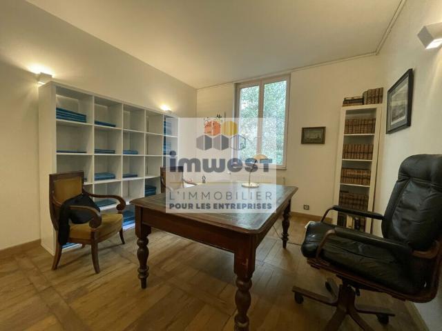 Vente bureau Rennes centre ville Proche commerces et transports