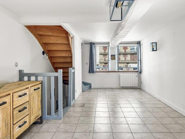 Vente Centre historique 14600 Honfleur Cœur de Honfleur – Élégant Triplex de Charme à Deux Pas du Vieux Bassin
