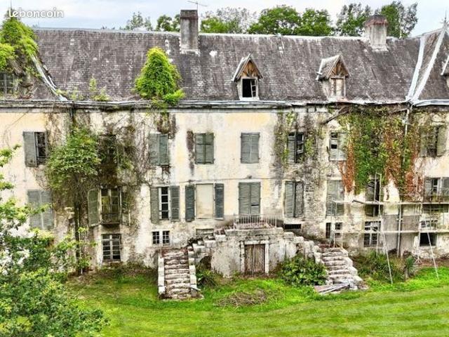 Vente | Château / Domaine | 11p | 1500.00 m² | Sus