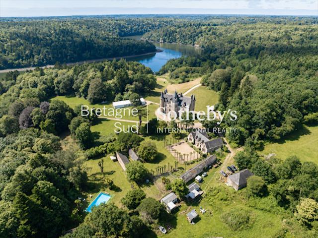 Vente Château 15 pièces 800 m2 Plomelin