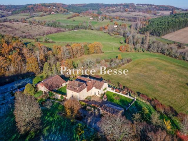 Vente Château 16 pièces 683 m2 Perigueux