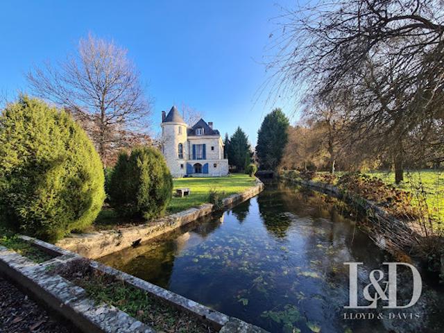 Vente Château 18 pièces 600 m2 Gironville sur Essonne