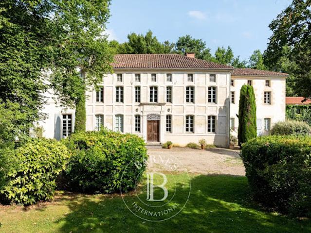 Vente Château 19 pièces 700 m2 Dax