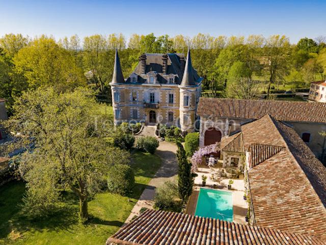Vente Château 19 pièces 900 m2 Habas