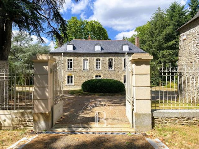Vente Château 11 pièces 393.9 m2 Rennes