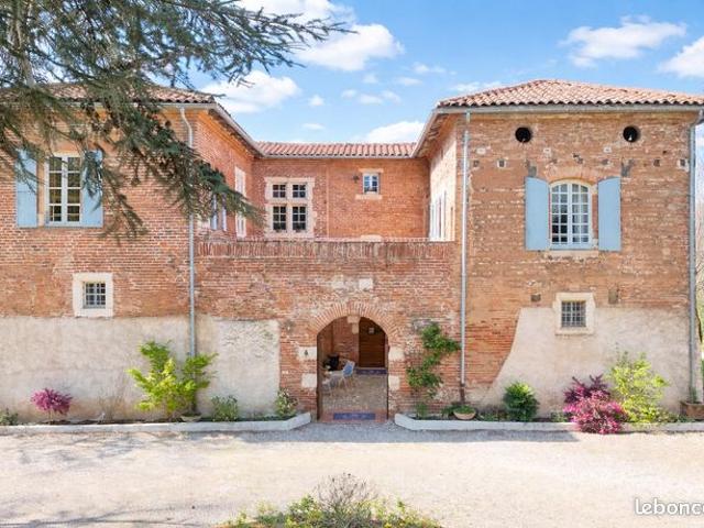 Vente | Château | 11p | 4ch | 320 m² | Albi | Expo Sud Ouest | Terrasse · Balcon · Jardin · Piscine