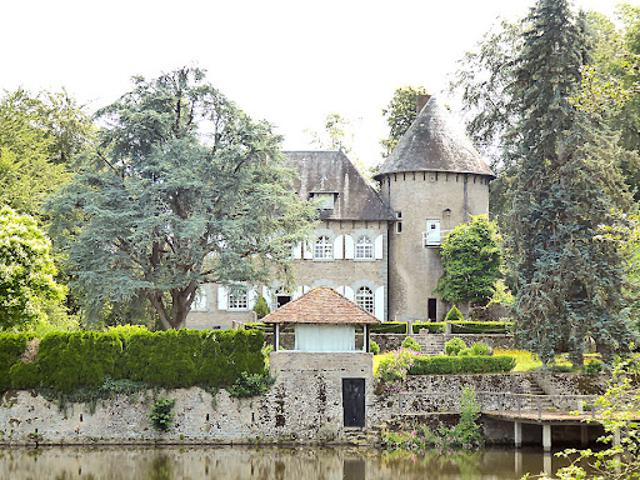 Vente Château 12 pièces 270 m2 Méasnes